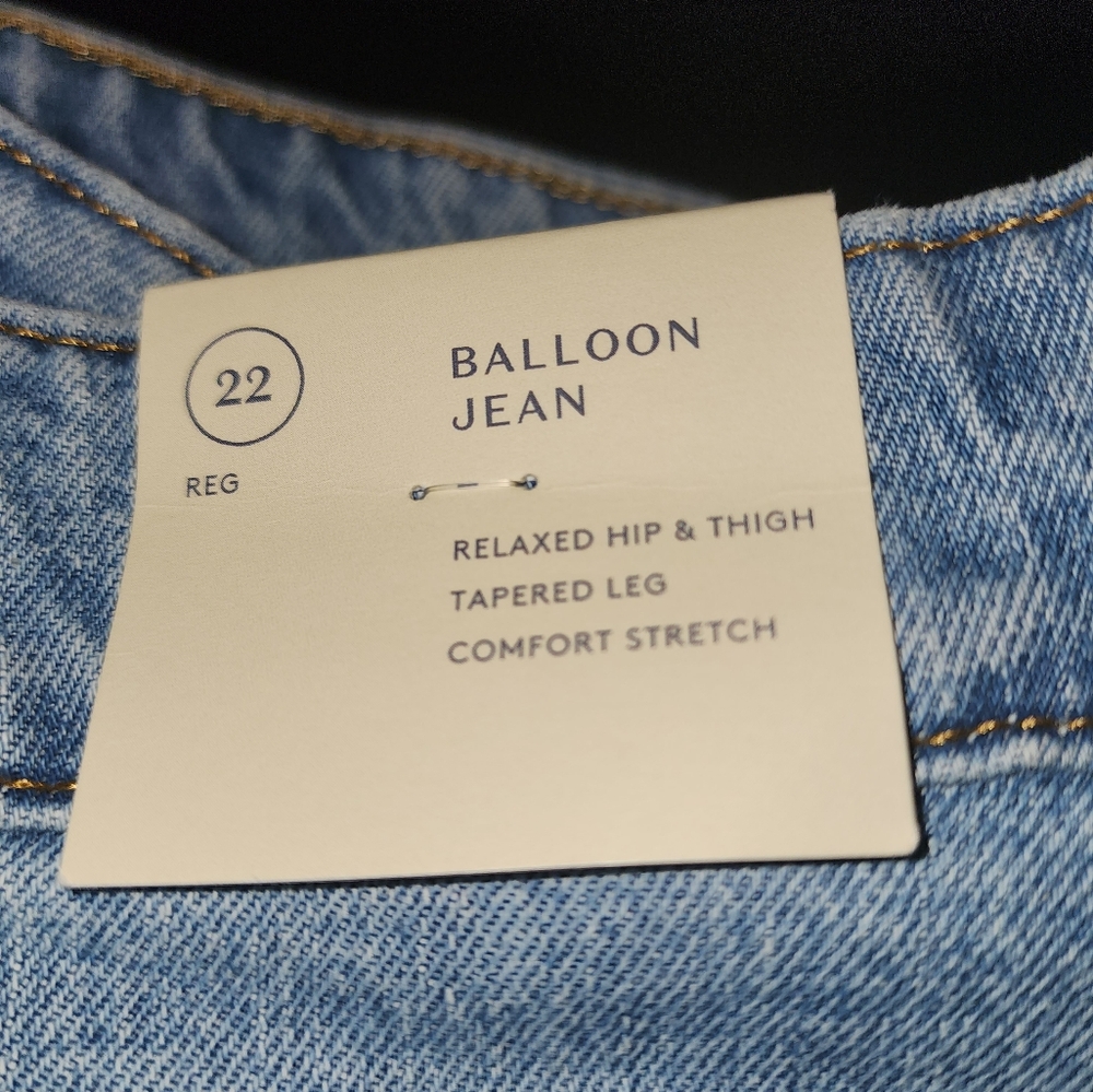 Ladies Universal Threads Ballon Jeans Size 22 Reg